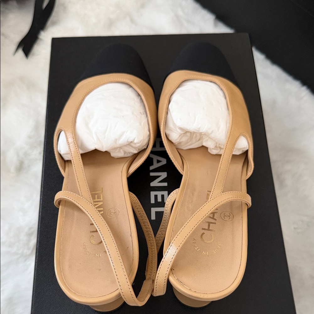 CHANEL Tan and Black Slingback